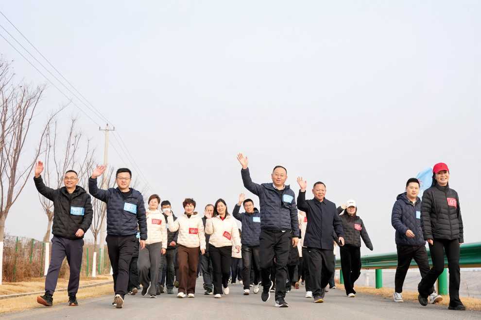 1767492767574086.jpg 健步走2.jpg